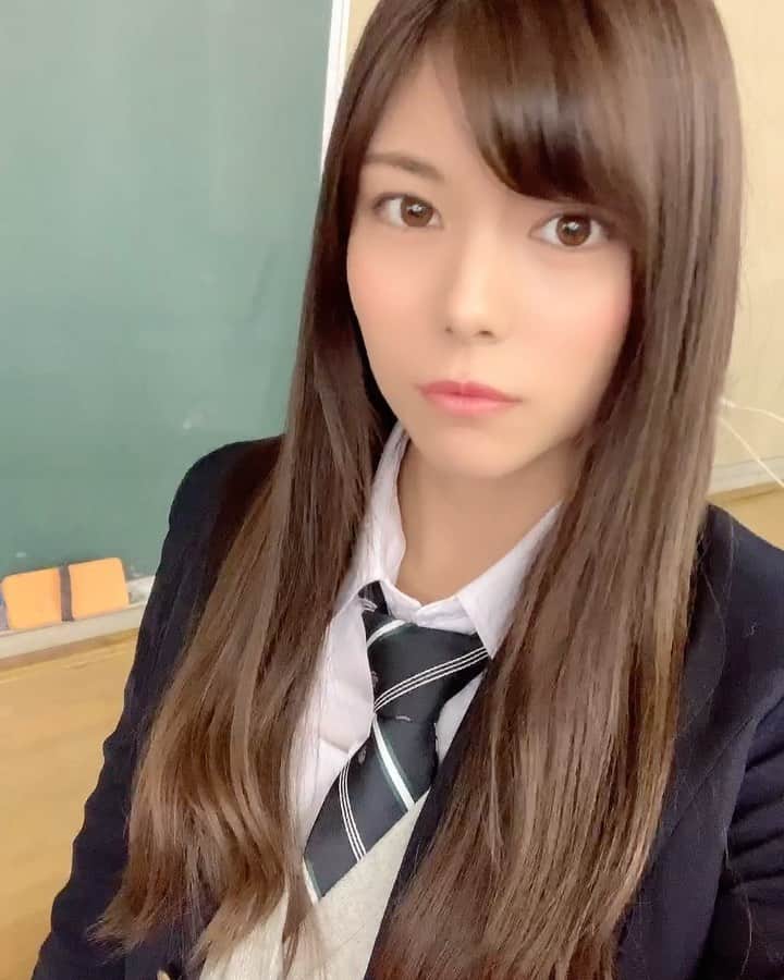 熊林保奈美のインスタグラム：「* . おそよーっ！ JK動くバージョン( ˙꒳​˙ ) やっぱ髪伸びたなぁ。 . 久々に起きる時間気にせず ゆっくり寝れた☺️ . 今週も頑張ろうね〜。 . * #モデル #撮影会モデル #smooth撮影会 #ポートレートモデル #サロンモデル #イベントコンパニオン #レースクイーン #RQ #熊林保奈美 #道産子 #Japanesegirl #paddokgirls #pitgirl #instalike #selfie #맞팔 #선팔 #맞팔 #셀피」