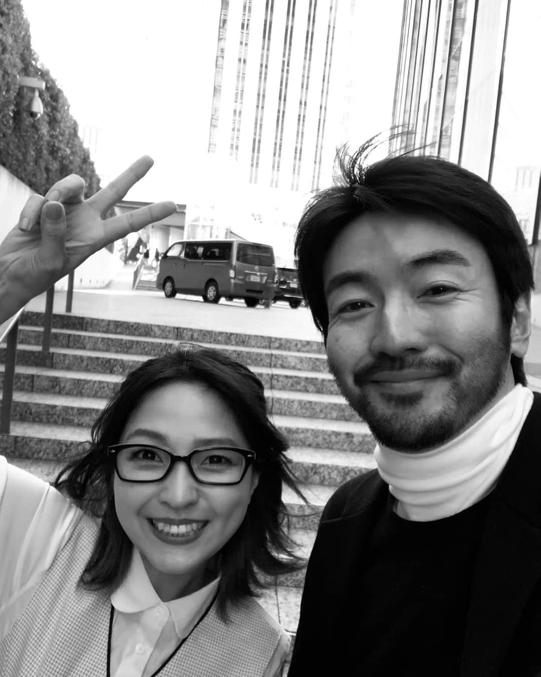 聡太郎さんのインスタグラム写真 - (聡太郎Instagram)「She rocks! メレさんもとい平田さんもとい、 姫川皐月さんの名刺配布タイム。  大人気ラジオドラマ『NISSAN あ、安部礼司〜BEYOND THE AVERAGE』の公開生放送イベントを観に行かせていただきました。 平田さんに言わずに。楽しかったです！  仲間のがんばっている姿は素敵ですね。 激気激気。  #nissan #abe02 #car #radio #tokyofm #powerranger #gekiranger #kamenriderghost  #日産 #ゲキレンジャー #仮面ライダーゴースト #メレ #姫川皐月 #卑弥呼  #yukahirata #平田裕香 #sotaro #聡太郎」2月10日 11時59分 - sotarosotaro