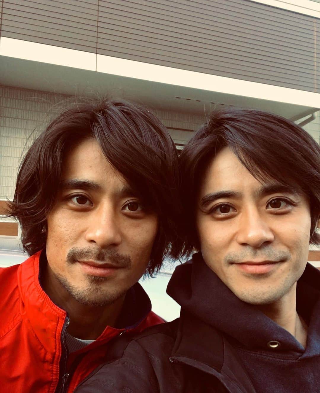 斉藤祥太のインスタグラム：「皆様！！ニュースです⚠️ 今年僕達斉藤祥太、斉藤慶太は 芸能生活20周年を迎えます‼️ そして、なんと今回 20周年を迎えるにあたって、 さいとう（3110）キャンペーンをやることになりました！ 3月1日10時（さいとう）までに来たオファーに関してはスケジュールの都合が合う限り行きたいと思います‼️ そこで触れ合う出逢いだったりを大切に今後の芸能生活も頑張っていきたいと思います‼️ 皆様どんどんオファーお待ちしております‼️ 株式会社44プロダクション  #斉藤祥太 #斉藤慶太 #twins#双子 #祝 #3110キャンペーン #44プロダクション」