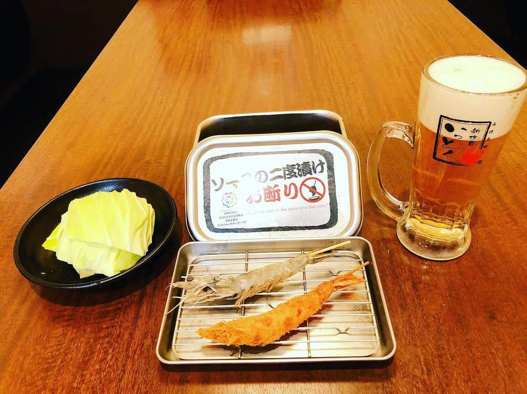 串カツ 新世界串カツいっとく【公式】のインスタグラム：「#いっとく大阪駅前第４ビル店  おススメ串 天使の海老🦐です！！ 頭まで丸ごと食べれる 食べ応えのある串カツと なっておりまーす！  #新世界  #新世界串カツ  #いっとく大阪駅前第４ビル店  #おススメ串  #串カツいっとく#串カツ#新世界#居酒屋#お酒#美味しい#楽しい#名物#グルメ#大阪グルメ#大阪市#大阪#osaka#関西#japan#人気#l4l#follow#delicious#photogenic」