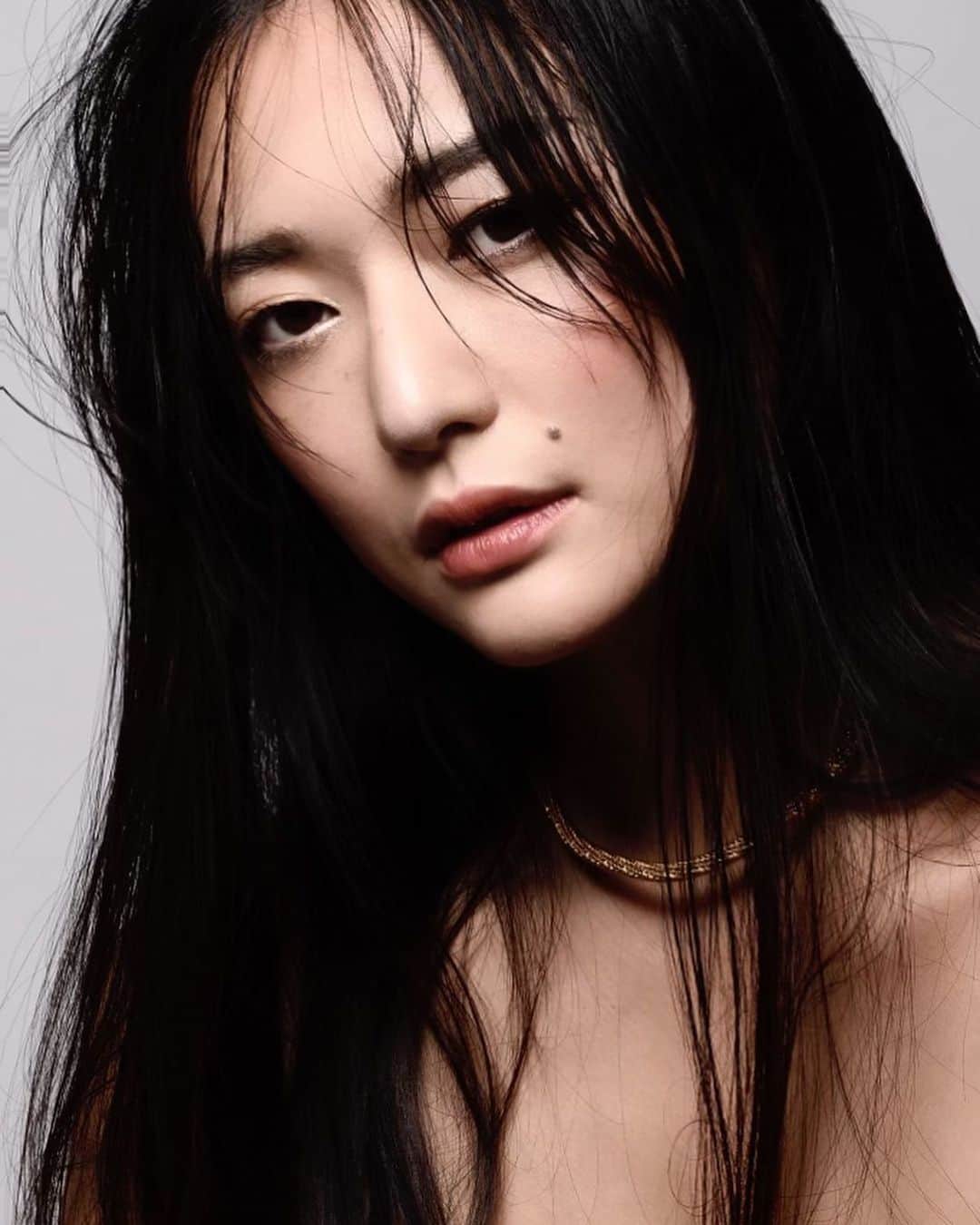 結子さんのインスタグラム写真 - (結子Instagram)「🖤🤍🖤🤍 . . . hair&make @tommy0710tommy / photo&edit @siion_13  #model#japanese#asian#ny#tokyo」2月10日 12時37分 - yuiko_yyy