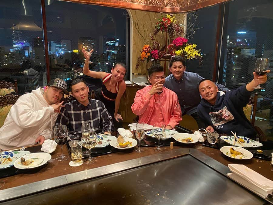 DJ LEADさんのインスタグラム写真 - (DJ LEADInstagram)「Awesome dinner for celebrating our boy SHOKICHI IWATA Birthday at Ukai Tei. Thanks for inviting us 🙏MR.KEITA  #shokichiiwata  #sugarbitz #djlead #skamlife #skamartist #skamasia #theheavyhitterdjs #hot97 #skamartist #skamasia #bangkokinvaders #bitzcam  #arumatiks #dominatetheworld」2月10日 12時40分 - djleadhh