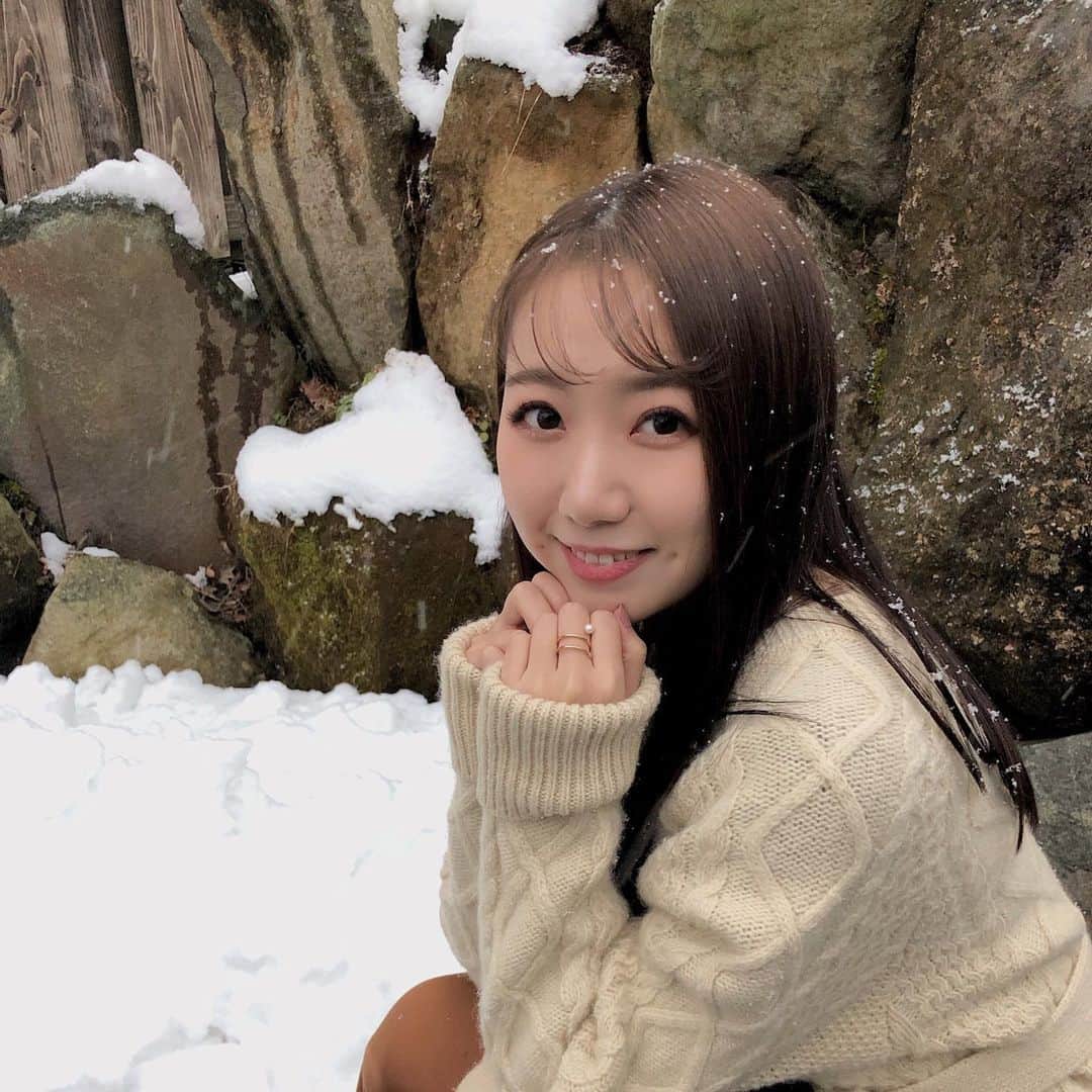 のインスタグラム：「♛ また箱根の📸笑 温泉旅行楽しすぎて またすぐ行きたいなぁ🥺 一緒に行ったかなさんは ずっと連絡取り合って、 夜は長電話して あれ？付き合ってるのかな？ ってくらいなかよしなんだっ😂笑 . 午後もお仕事頑張りましょー👏 . . . #箱根 #箱根女子旅」