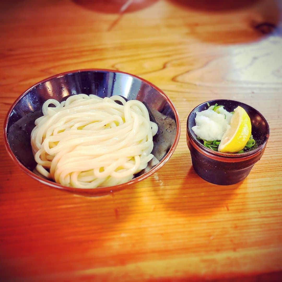 坂東慧さんのインスタグラム写真 - (坂東慧Instagram)「今日は移動日！ 移動する前にペプさんとうどぅん！ んまかった！ #移動日最高 #うどぅん #つるや」2月10日 12時53分 - bandohsatoshi