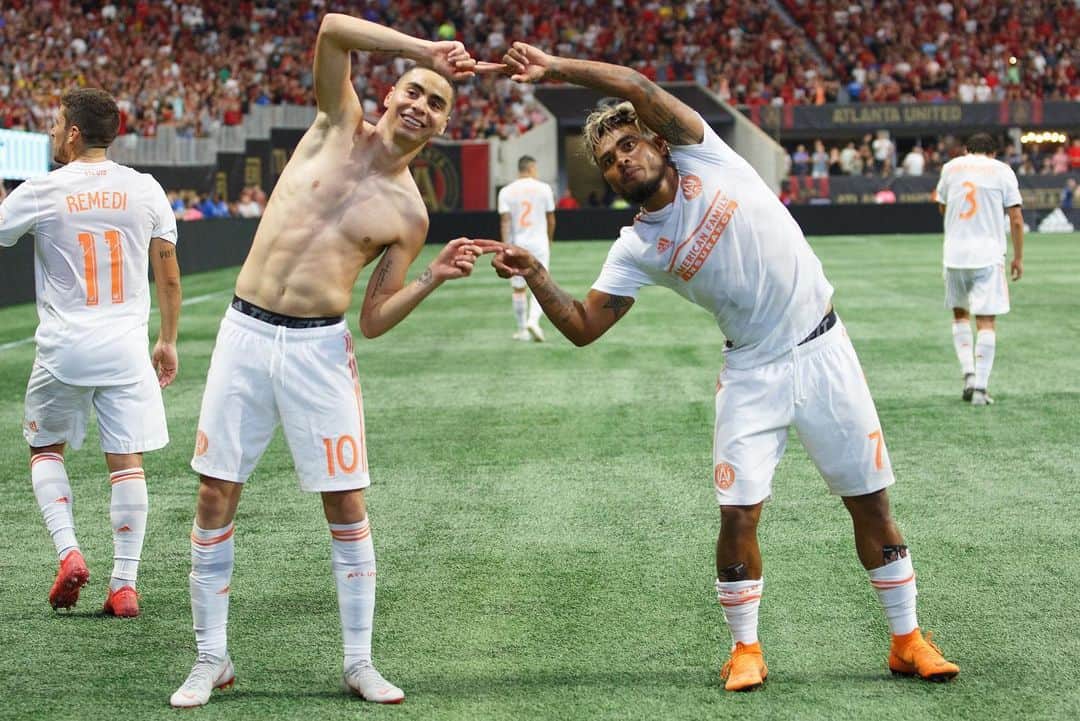ホセフ・マルティネスのインスタグラム：「Feliz cumple señor de la Guerra @miguel_almiron 🔥」