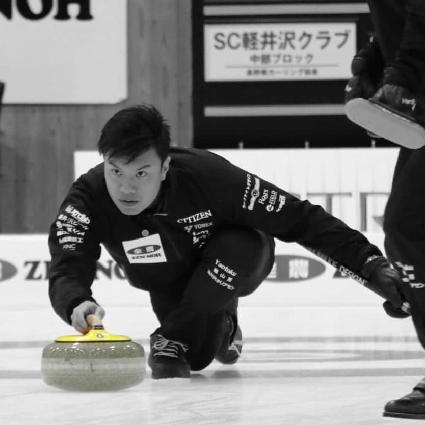 山口剛史さんのインスタグラム写真 - (山口剛史Instagram)「カーリング日本選手権2日目終わって2勝1敗🥌 📷by 全農広報部 #JCC2020 #カーリング #日本選手権 #全農 #男子バトル要チェック #3日目あたりからのスウィーパーの筋肉も注目してください #もしかしたら初日よりパンプアップしてるかも #男子と女子のチームコミュニケーションの違い見つけてください #応援ありがとうございます #sc軽井沢クラブ」2月10日 22時25分 - yama37curl