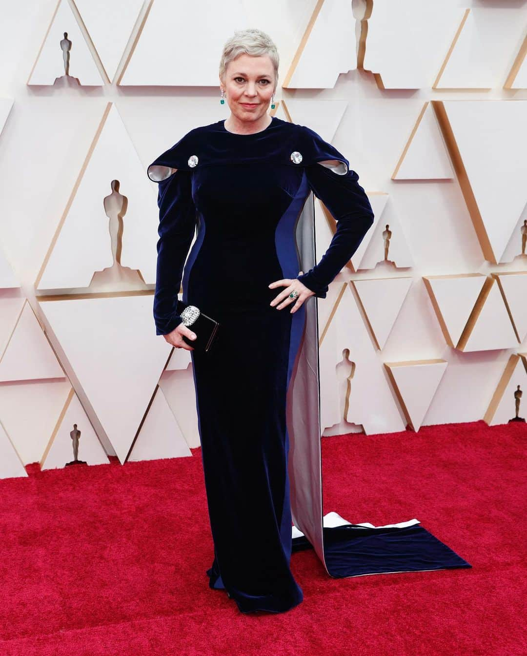 ステラ・マッカートニーさんのインスタグラム写真 - (ステラ・マッカートニーInstagram)「Olivia Colman #InStella wearing a custom velvet dress at the 92nd Annual Academy Awards last night.  Swipe to discover the dress in our London Atelier.  #OliviaColman #Oscars #StellaMcCartney」2月10日 22時28分 - stellamccartney