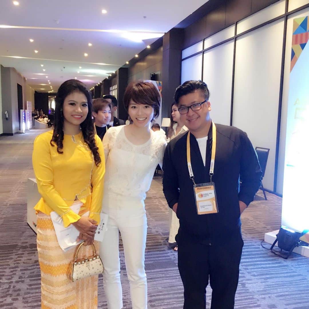 前田真理子のインスタグラム：「昨年、テレビ東京が トルコのテレビ局と番組を 共同制作し、 トルコにて６回シリーズで　 番組が放送されたことは、 あまり知られていないと思います☺️ 国の助成金にて、トルコと日本のテレビ局がタッグを組んだのは史上初めてのことだったとか。  総括した先輩に、レクチャーをして頂きました。  開いた口が塞がりませんでした… 夢が広がりました✨  早速、2017年のASEANのイベントの仲間に連絡を取った私でした🌷」