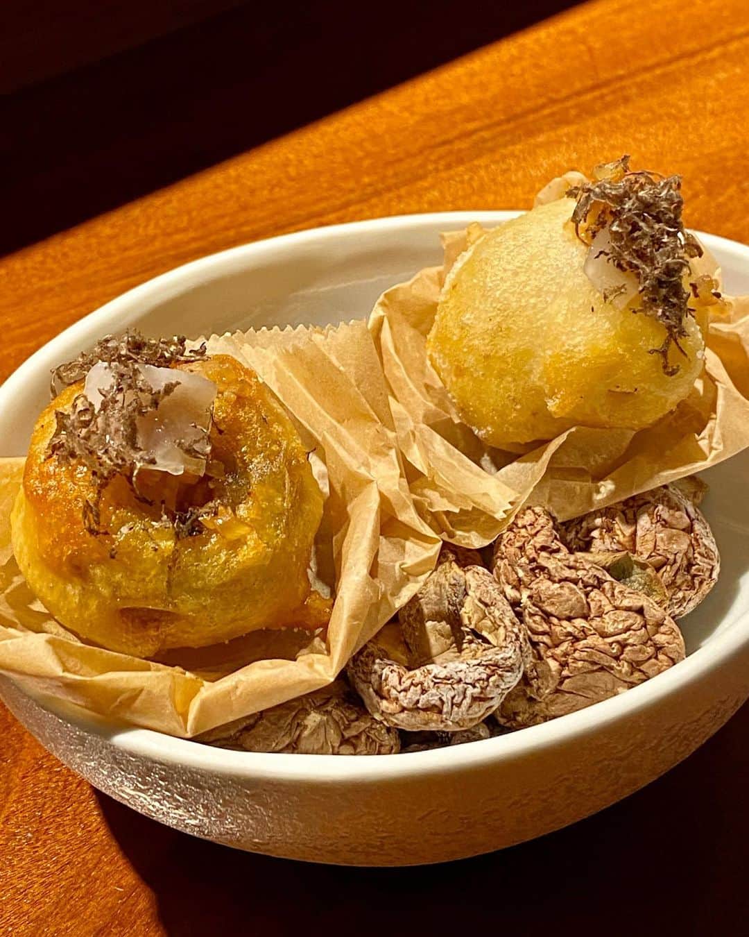 秋山具義さんのインスタグラム写真 (秋山具義Instagram)「久しぶりの代官山『TACUBO』。﻿ 『羊SUNRISE』の関澤くんが