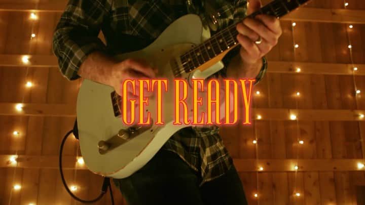 ピットブルのインスタグラム：「See the official music video for #GetReady featuring @blakeshelton all day TODAY on  @mtv Live, MTVU, @cmt & CMT Music! Watch at the link in bio.」