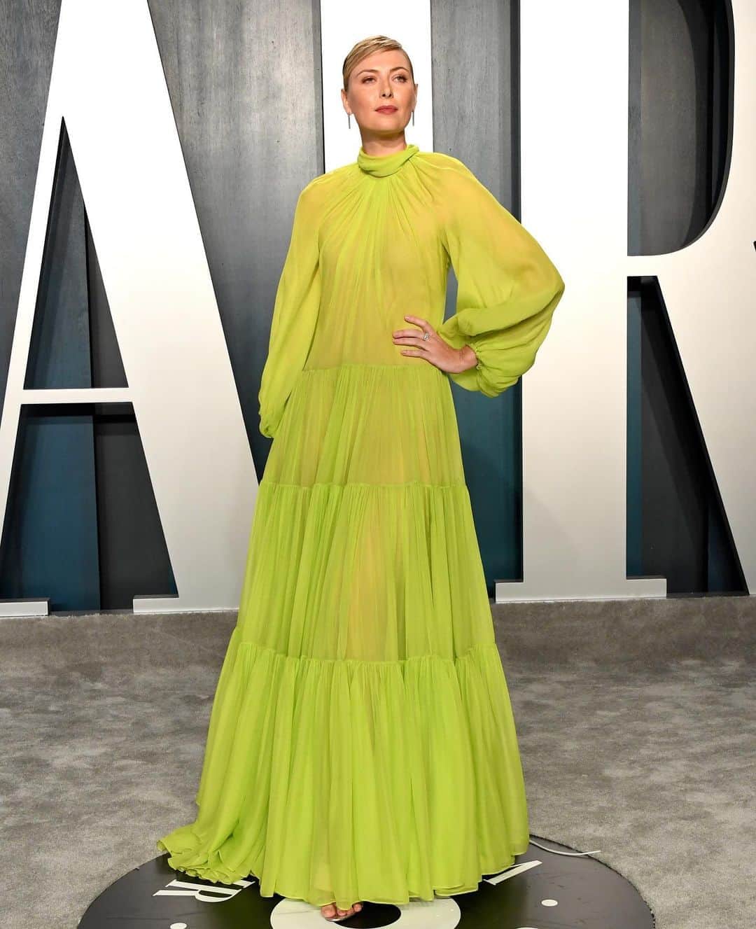 マリア・シャラポワのインスタグラム：「Spent the evening in a sea of elegance in @maisonvalentino @pppiccioli #oscars2020」