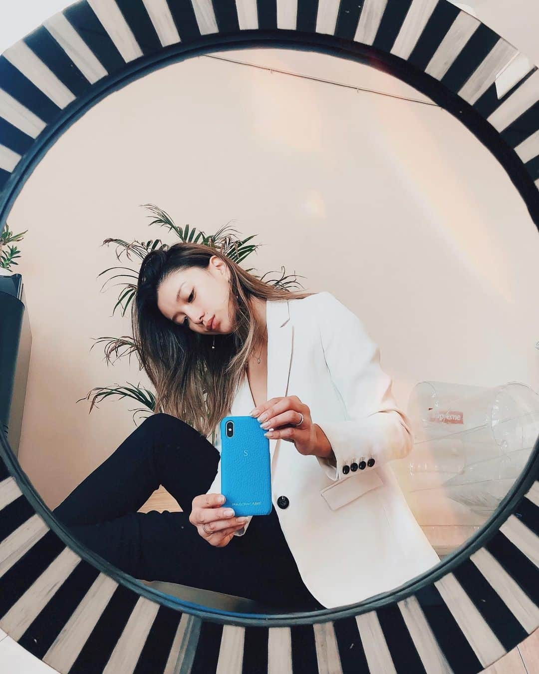 谷口紗耶香のインスタグラム：「s ... 📱🔹 @maisondesabre ・  #メゾンドサブレ  #MarkYourLove」
