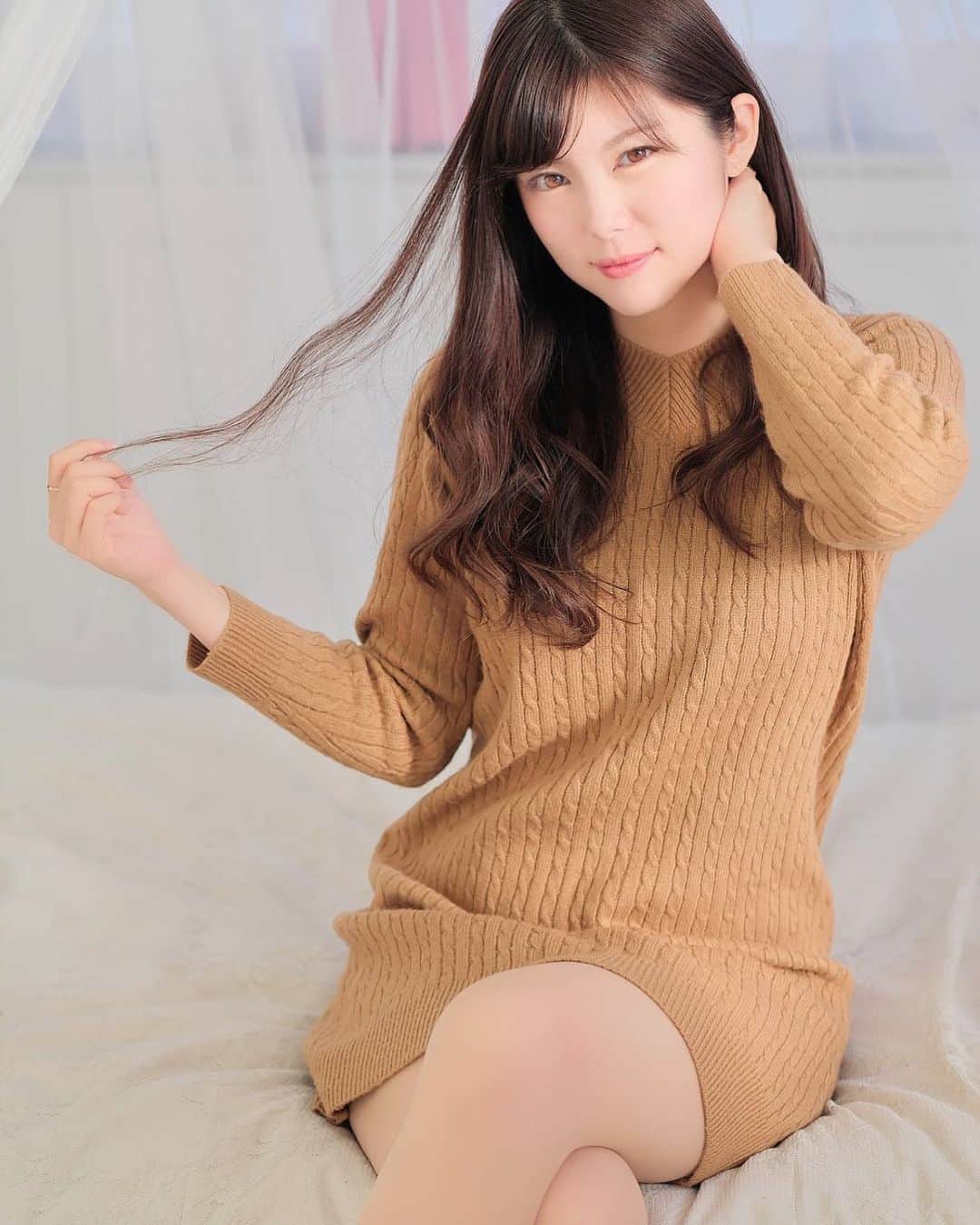 熊林保奈美のインスタグラム：「* . 2月10日は #ニットの日 🧶 . めっちゃ目茶色いけど裸眼👀 . * #モデル #撮影会モデル #smooth撮影会 #ポートレートモデル #サロンモデル #イベントコンパニオン #レースクイーン #RQ #熊林保奈美 #道産子 #Japanesegirl #paddokgirls #pitgirl #instalike #맞팔 #선팔」