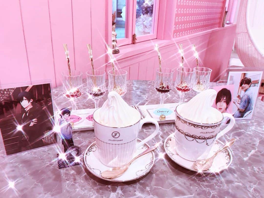 一ノ瀬もものインスタグラム：「♦𝐓𝐎𝐊𝐘𝐎₁♦  前から気になってた【LiQumu】さんに山田くんのおたくと一緒にお邪魔しました♡︎( ⸝⸝•ᴗ•⸝⸝ )੭⁾⁾ 色もキレイでお味もとっても美味しかった₍ᐡ⊃ ̫⊂ᐡ₎ ┈┈┈┈┈┈┈┈┈┈┈┈┈┈┈┈┈┈┈ 𝐒trawberry♥  𝐋oVendoЯ♥  𝐁lossom♥ ┈┈┈┈┈┈┈┈┈┈┈┈┈┈┈┈┈┈┈ #夢女子さんと繋がりたい #夢女子 #隠しきれないヲタク#他担さん大歓迎 #量産型ヲタク #うたのプリンスさまっ #うたプリ #うたプリクラスタさんと繋がりたい #他界隈さんと繋がりたい #liqumu_harajuku #一ノ瀬トキヤ」