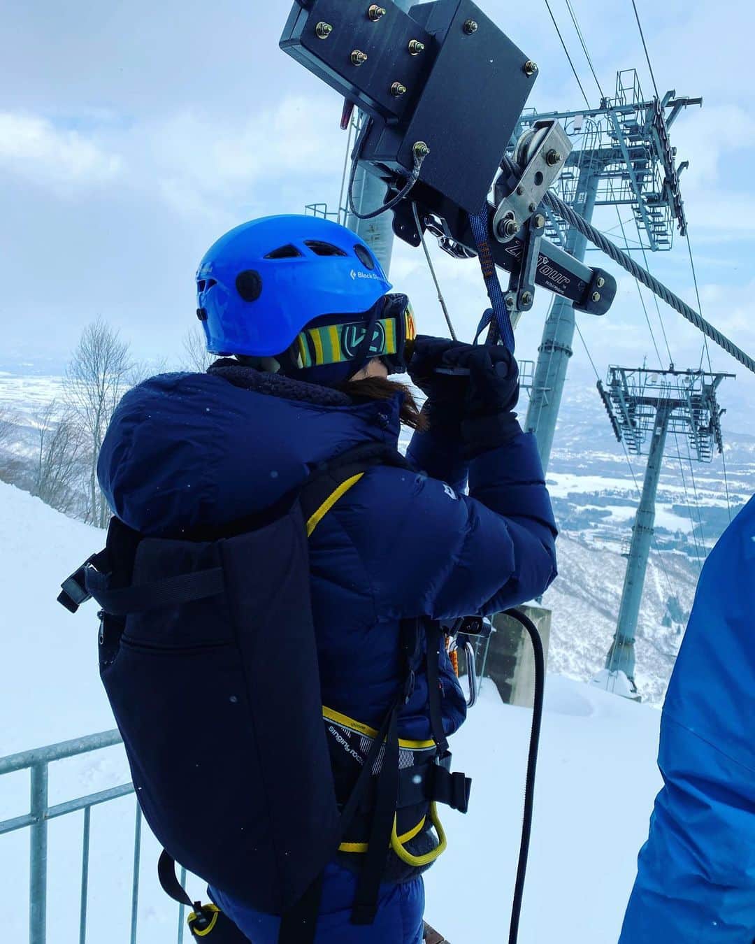 のインスタグラム：「標高950m 全長1500mの アジアナンバー1のZip Tour。 今日は中止ギリギリの強行突破できる コンディションだったのに まさか この後棄権。 人生の中で上位に入る悔しさ。 くやしすぎる　 ほんとに。 絶対リベンジしにきます くさるほど やになるほど しぬほど いやだ」