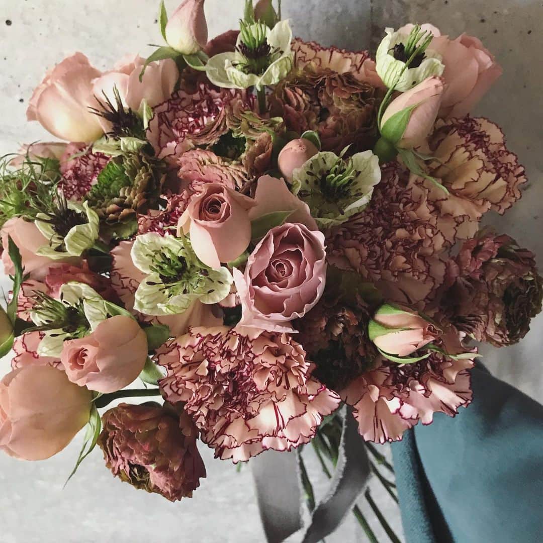 畑野ひろ子のインスタグラム：「@willgarden_official  デリバリーフラワー🌹  #flower #flowers #bouquet #willgarden」