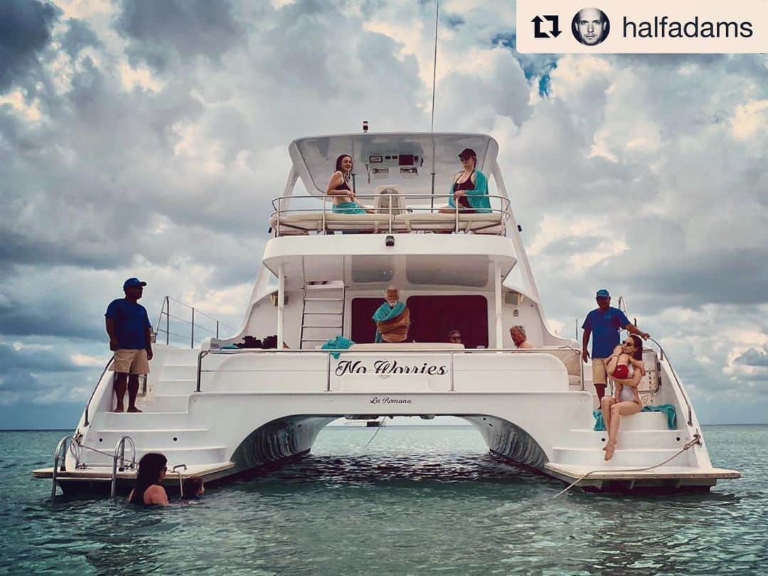 トローヤン・ベリサリオさんのインスタグラム写真 - (トローヤン・ベリサリオInstagram)「Well. That happened. I think the name of the boat says it all. We had a pretty beautiful trip. @casadecampodr & @howelltalentrelations #dominicanrepublic #travelpartner」2月10日 16時05分 - sleepinthegardn