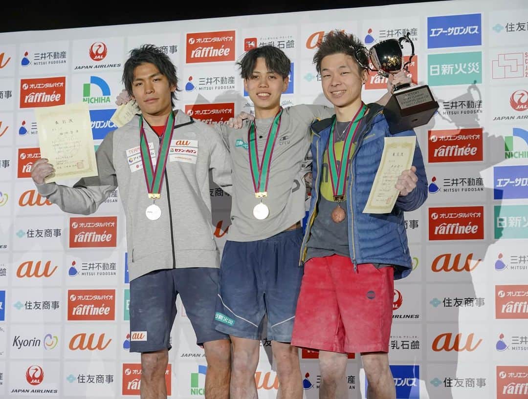 のインスタグラム：「What a great day!!!!!🎉🎉﻿ I won the Bouldering JAPAN CUP 2020!!!🥇🏆﻿ Thank you for supporting and cheering😊﻿ ﻿ BJC2020で、優勝する事ができました！！﻿ 今大会に臨む前から、優勝したいと宣言していたので、有言実行できてとても嬉しいです！！﻿ 沢山の応援&サポート、本当にありがとうございました🙏🙏﻿ 2020年シーズンはまだ始まったばかりなので、引き続きよろしくお願いします！﻿ ﻿ ﻿ @champion_japan @bpump_ogikubo @frictionlabs @galaxymobilejp﻿ #日新火災 #championjp #CPFU #bpumpogikubo #frictionlabs ﻿#galaxy﻿﻿ #climbing #bouldering #sportsclimbing #sports #competition #bjc #2020」