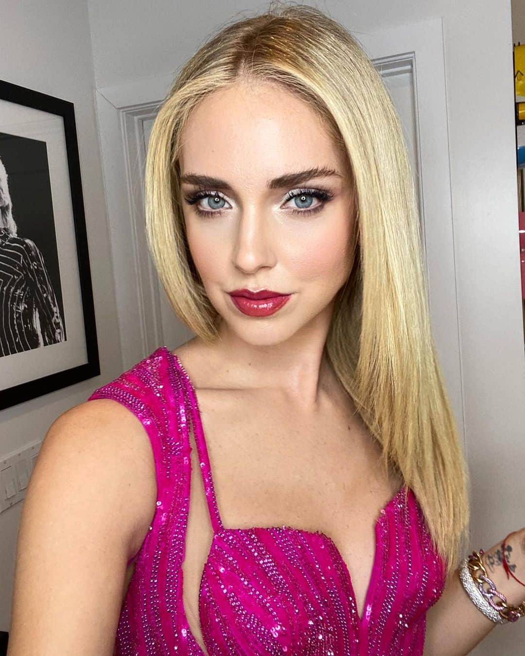 キアラ・フェラーニさんのインスタグラム写真 - (キアラ・フェラーニInstagram)「My Oscar party beauty look by @lancomeofficial is served💄 - On the eyelashes - Monsier Big on top + Hypnôse on bottom; - On the eye - eyeshadows from Hypnôse palette 09 Fraicheur rosée; - On the lips - L’absolu Mademoiselle Shine - 368 Mademoiselle smiles; - On the cheeks - Blush subtil - 02 Rose sable; #Lancome #adv」2月10日 16時30分 - chiaraferragni