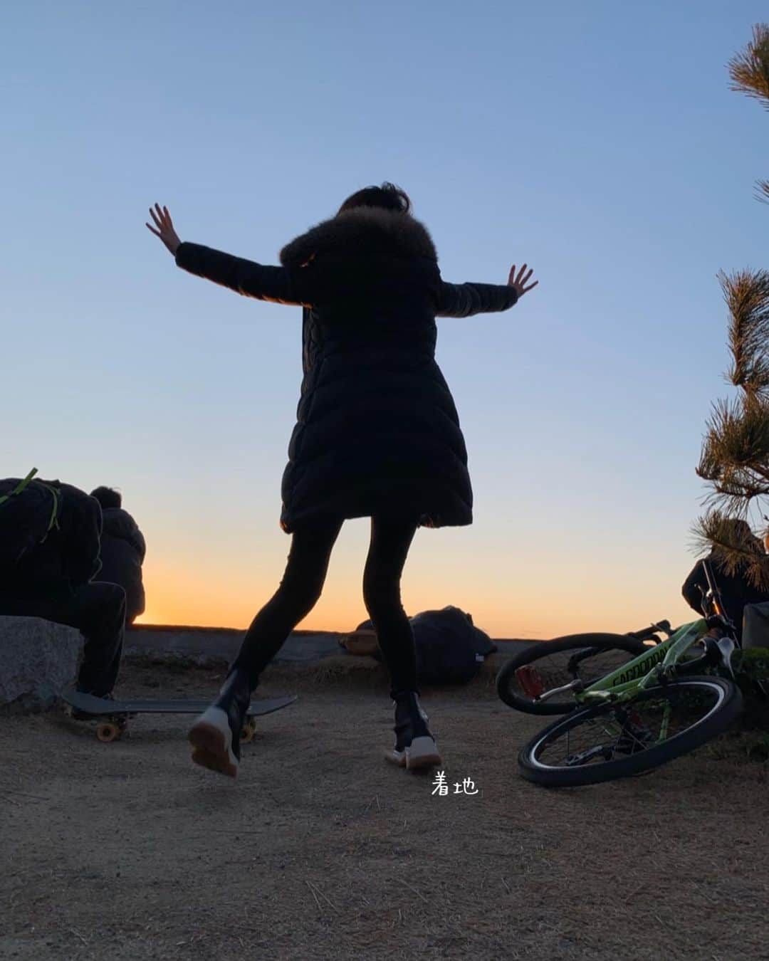 多岐川華子さんのインスタグラム写真 - (多岐川華子Instagram)「昨日はたくさんジャンプした日。 . . #友人の結婚パーティーまで #時間があったので #着替えを持って #全力で遊びました #素敵な景色だと #無性にジャンプしたくなる #ジャンプ」2月10日 17時26分 - hanako__official