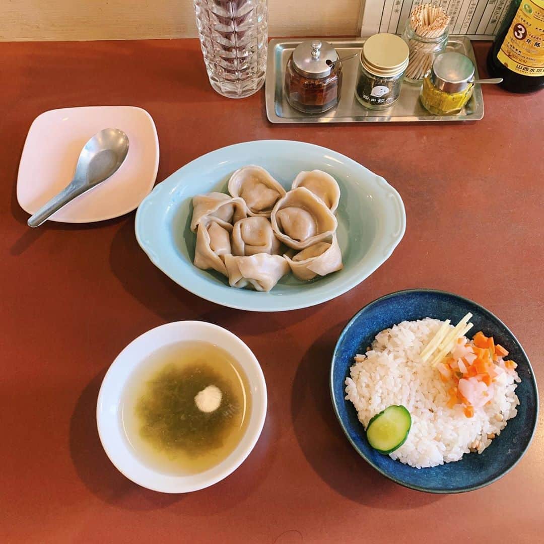 大津彩未のインスタグラム：「水餃子定食。 もちっとした皮、幸せ。 ㅤ #休日ランチ #🥟 #按田餃子」