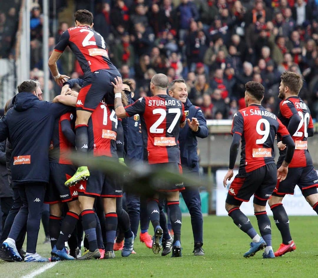 ステファノ・ストゥラーロさんのインスタグラム写真 - (ステファノ・ストゥラーロInstagram)「📸 #photogallery #GenoaCagliari @genoacfcofficial @seriea ❤️💙」2月10日 17時48分 - stefano.sturaro