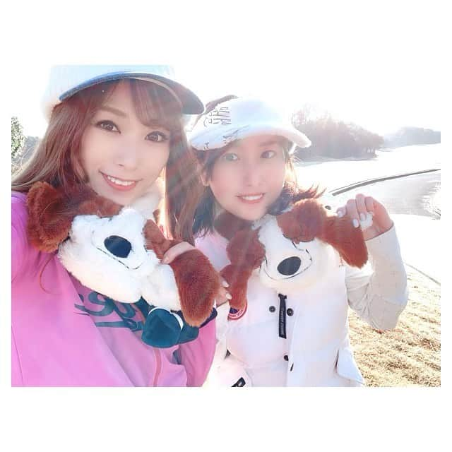 ひかりさんのインスタグラム写真 - (ひかりInstagram)「なおちゃんとお揃いのマフラー🐶🧣 犬が可愛くて一目惚れ🐶 可愛い🐶💕 #ゴルフウェア#ゴルフシューズ#gtバーディーズ #ゴルフトゥデイバーディーズ #gtバーディーズカップカップ#ゴルフ女子#golftoday #ゴルフ#golf#ゴルフトゥデイ#ゴルフ好きな人と繋がりたい  #スポーツ女子 #女子力#japanesegirl#instalike#ゴルフ日和　#golfwear ##musports#早起き苦手#ドライバー#スイング#ゴルフ場」2月10日 18時12分 - piiiiiii_k