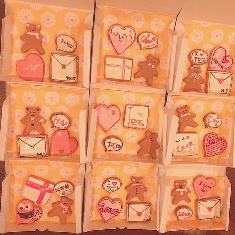 堀有里のインスタグラム：「#アイシングクッキー #クッキー　#手作りクッキー　#クマさんクッキー　#ハートのクッキー　#🍪　#バレンタイン　#バレンタインデー　#バレンタインのお菓子　#お菓子　#女子会#valentine #valentinesparty #party」