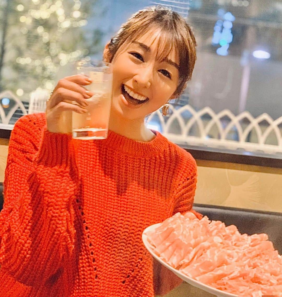 森木美和さんのインスタグラム写真 - (森木美和Instagram)「ラムしゃぶ😋﻿ しっかり栄養補給♫﻿ ﻿ 何やら食レポ中w﻿ ﻿ #栄養補給#ラムしゃぶ #乾杯#乾杯ショット#お疲れ様です #美味しい#笑顔#smile」2月10日 18時31分 - miwamoriki