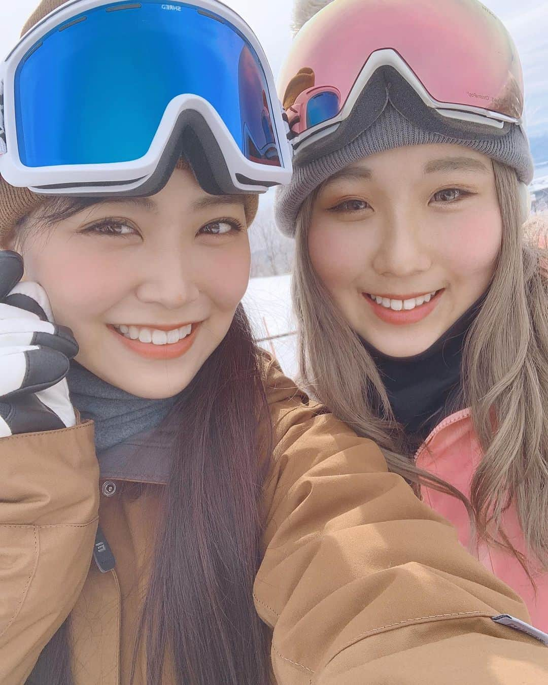 白間美瑠さんのインスタグラム写真 - (白間美瑠Instagram)「#snowangel の撮影だよ🏂 ・ そして！！！ プロスノーボーダーの高橋あおいちゃんと一緒に滑ってます❤️ ・ 沢山お話して、とっても仲良くなりました☺️可愛いくて、、癒されます☺️☺️ #スノーボード #スノボー」2月10日 18時33分 - shiro36run