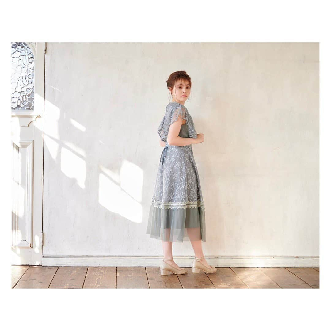 MAJESTICLEGONさんのインスタグラム写真 - (MAJESTICLEGONInstagram)「﻿ #dresscollection ♥﻿ ﻿ ﻿ Twinkle〜be a princess〜﻿ ﻿ いつもよりちょっと﻿ クラスアップしたおしゃれで﻿ オトナの仲間入り…💫﻿ 全ての女の子をPrincessにしてくれる﻿ majeのドレスたち✨﻿ ﻿ ﻿ 2月のDressテーマは﻿ “Early spring dress”🌹﻿ 様々なパーティシーンで﻿ クラスアップしたおしゃれを楽しんでね🎶﻿ ﻿ ﻿ #プリーツ切替ミニフラワーワンピース﻿ ¥10,000+tax﻿ ピンク/ミント/ブルー﻿ ﻿ 店頭には今週入荷✨﻿ オンラインストアには入荷済み✨﻿ プロフィールからオンラインストアをチェックしてね💕﻿ ﻿ ﻿ @majegirl_official @katouchan﻿ #MAJESTICLEGON#マジェスティックレゴン#加藤ナナ#新作#春#春コーデ#ガーリー#フェミニン#かわいい#おとなかわいい#instalike#instagood#ootd#インスタ映え#dress#ドレス#謝恩会#結婚式#お呼ばれ服#結婚式二次会」2月10日 18時54分 - majesticlegon_official