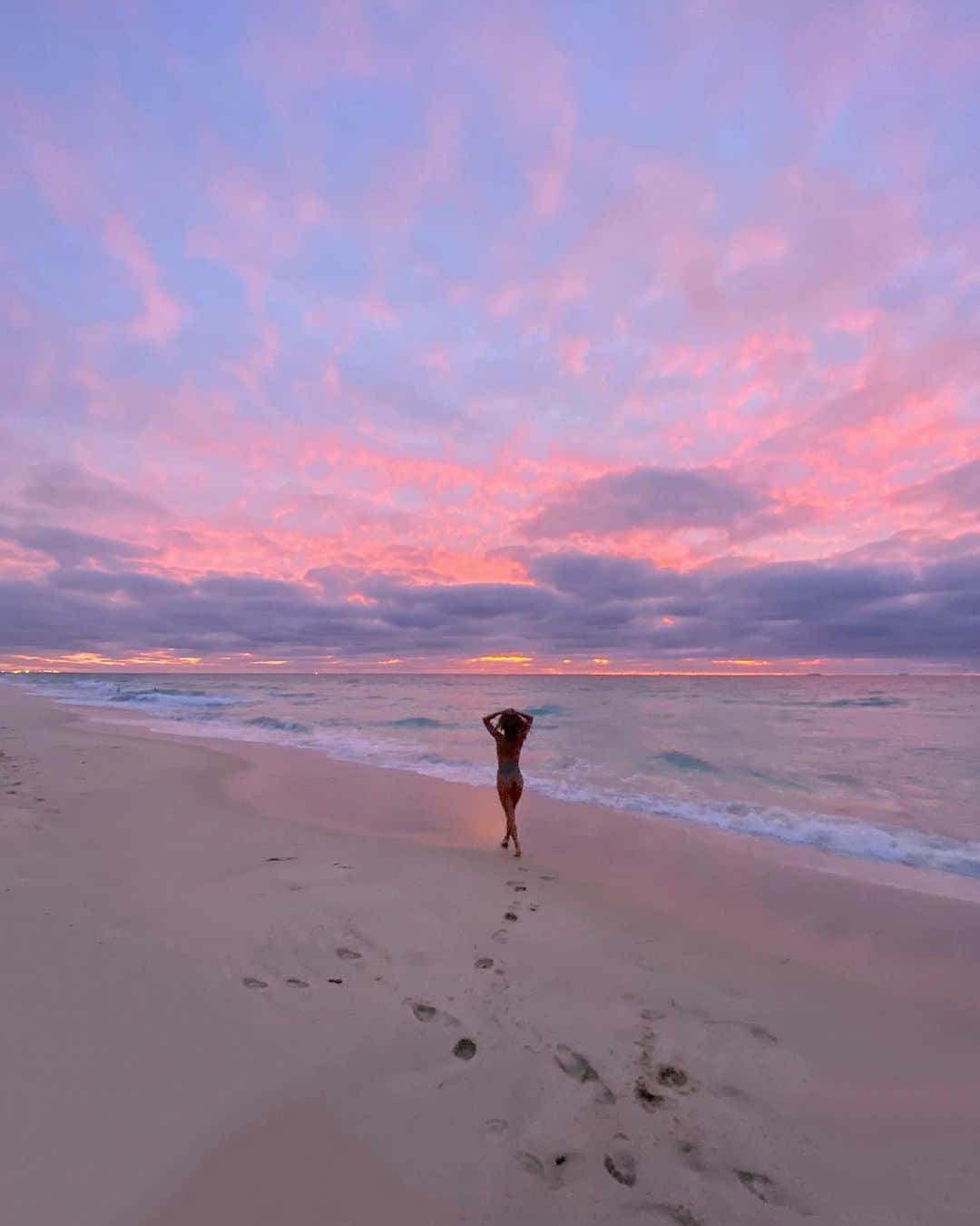 山中美智子さんのインスタグラム写真 - (山中美智子Instagram)「So beautiful sky 💕  パース2日目のSunsetは 本当に美しかった🦋」2月10日 18時48分 - alexiastam1988