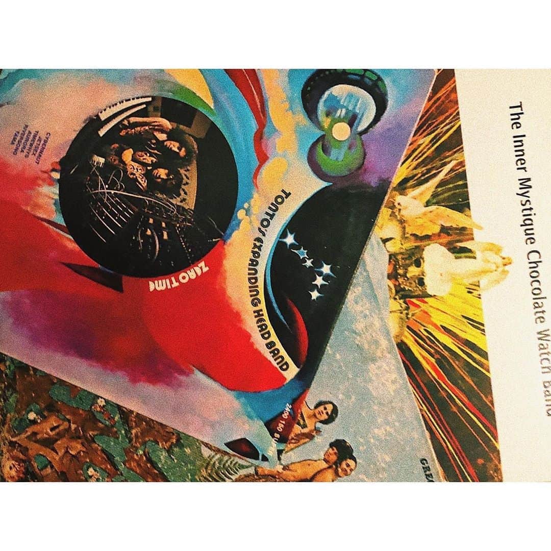 松尾レミさんのインスタグラム写真 - (松尾レミInstagram)「ちょこちょこレコードを掘りにいき面白そうなものを買い集める中、最近手に入れたレコード、TONTO'S EXPANDING HEAD BAND・ZERO TIME/The Chocolate Watch Band・The Inner Mystique。特にTONTO'Sのアートワーク(中のアートも)とても良く、針を落とす前からサイケデリックな空想の世界が広がる。SILVER APPLES的なイメージで買ったけど、全く違う良さがあって、ナイスなレコードでした。ジャケから漂うThe Flaming Lips的なへんてこマジカルさも好み。」2月10日 19時01分 - remimatsuo