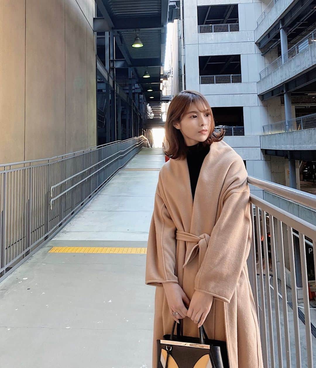 Yuika Matsuさんのインスタグラム写真 - (Yuika MatsuInstagram)「しふく . 安定のベージュの ガウンコートは使いやすさ💯 リボンは結んでも結ばなくてもかわいいの @stateofmind.som . . . #outfitoftheday #大人ファッション#大人コーデ#大人スタイル」2月10日 19時20分 - yuika00802