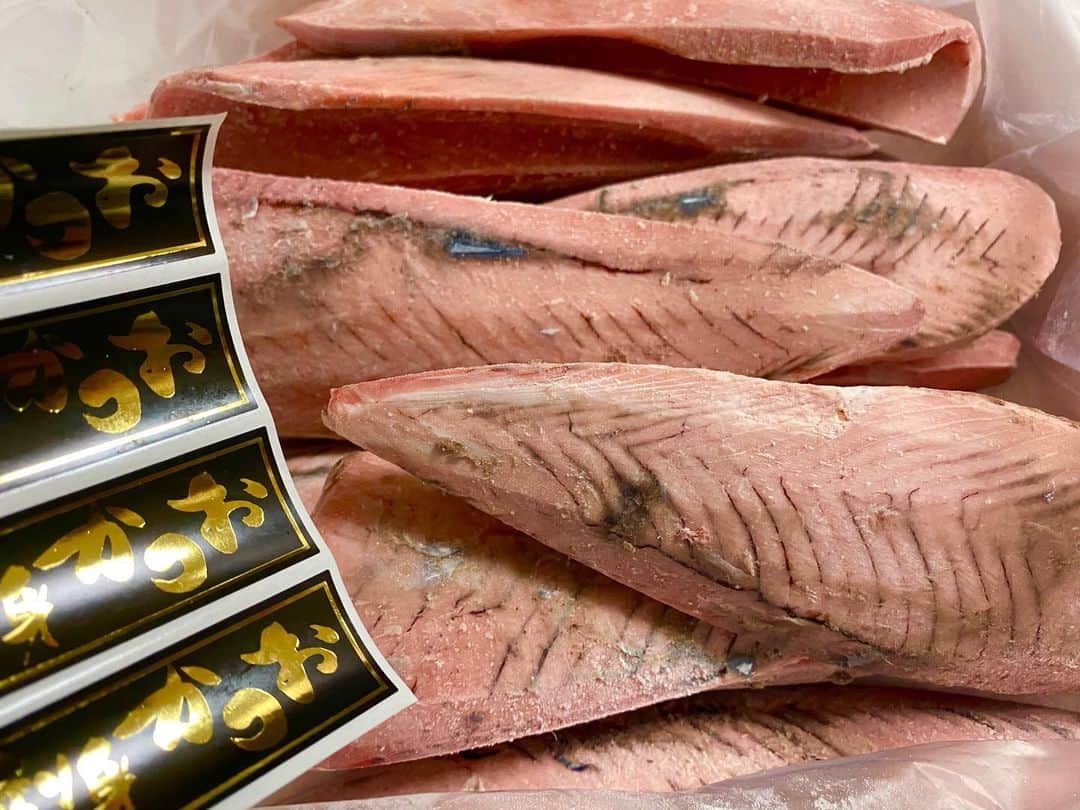 桃乃木かなさんのインスタグラム写真 - (桃乃木かなInstagram)「冷凍かつおが届いた！！ かつおのタタキを食べるぞ！！！ #タレは何派ですか？」2月10日 19時31分 - kana_momonogi