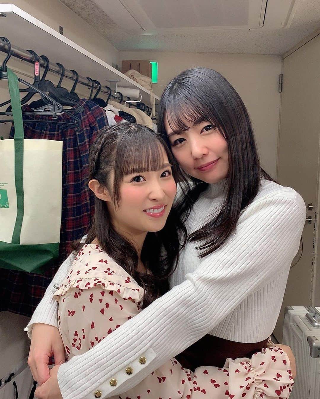 つぼみさんのインスタグラム写真 - (つぼみInstagram)「【栄川乃亜さんTwitterより】﻿ ﻿ つぼみさん演じる道岡店長はムードメーカーで歩美を分かってる人。﻿ ﻿ 初めましてで絡みが多かったので、とある日からハグが日課に…！﻿ 毎公演 袖で練習しハグして｢元気！｣と言い合って、お互いに高めていました🥺💗﻿ ﻿ つぼみさんとハグすることで、いつも安心してました！ありがとうございました🥰﻿ ﻿ #つぼみ﻿ #つぼみん﻿ #つぼみたん﻿ #AV女優﻿ #sexy女優﻿ #エクセリア﻿ #MOODYZ ﻿ #WANZ ﻿ #Tsubomin﻿ #ワンズファクトリー﻿ #ロリータ﻿ #Tsubostagrazm﻿ #fanstagram﻿ #ロリ界の神﻿ #ぼみつ﻿ #アダルトビデオ﻿ #可愛い﻿ #女神﻿ #セクマイ﻿ #コスプレ﻿ #S1﻿ #同人作家﻿ #くつ屋さんのおはなし﻿ ﻿ ﻿ ﻿ 日記はトップページのURLから－＝≡( ๑´･ω･)」2月10日 19時49分 - tsubomi_photo