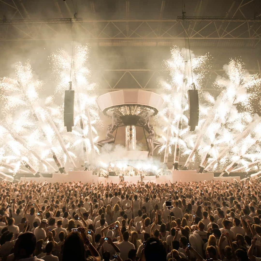 Sensationのインスタグラム：「Our Club Member Sale has started. Those who pre-registered received a personal code + a link to our ticketshop via mail. Don’t miss out on the Sensation that will take your fantasies beyond imagination. ⠀ ⠀ Get your tickets now. First come, first serve.⠀ ⠀ #BeyondSensation #Sensation #SensationWhite #Amsterdam #AmsterdamArena #JohanCruijffArena #musicfestival #bepartofthenight #dressinwhite #festival #celebratelife」