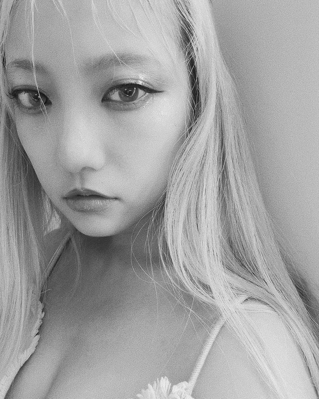 小林レイミさんのインスタグラム写真 - (小林レイミInstagram)「😎😎😎 #mondaymood #makeup #selfi #feelingmyself #fitgirl #workout #monochrome #maybelline #makeuplooks #bcaaパワー」2月10日 20時47分 - _reimi._____