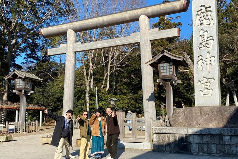 柴田紗希さんのインスタグラム写真 - (柴田紗希Instagram)「「狭く深く」「広く浅く」 しっくりこないと思っていたら あ、私、「広く深く」だとしっくり。 だって大切に想いたい人がいすぎるんだもんさ！ . 大人になって自分の心の芯を信じて進んできて 出会えた大切な友達と初詣へ行きました。 心がまがりそうになってもそのときは自分と向き合ってまげずにいれて本当良かったって思う🌈 . 2020年は愛のみんなにすでにたくさん会えています♡ . うれしい日々。。。 2020年みんなどんなかんじかな〜」2月10日 20時40分 - shibasaaki