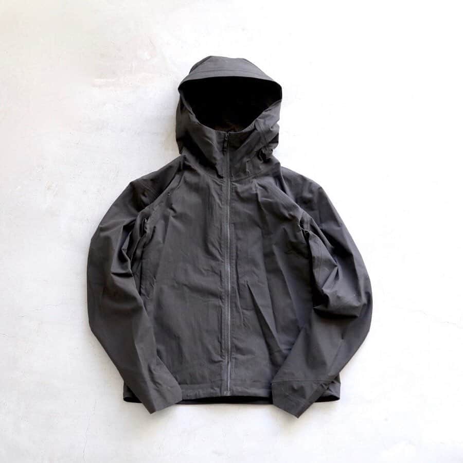 wonder_mountain_irieさんのインスタグラム写真 - (wonder_mountain_irieInstagram)「_ ARC’TERYX VEILANCE -アークテリクス ヴェイランス- “Isogon Jacket” ￥66,000- _ 〈online store / @digital_mountain〉 https://www.digital-mountain.net/shopdetail/000000009319/ _ 【オンラインストア#DigitalMountain へのご注文】 *24時間受付 *15時までのご注文で即日発送 *1万円以上ご購入で送料無料 tel：084-973-8204 _ We can send your order overseas. Accepted payment method is by PayPal or credit card only. (AMEX is not accepted)  Ordering procedure details can be found here. >>http://www.digital-mountain.net/html/page56.html _  #結局ハイテク #ARCTERYXVEILANCE #ARCTERYX #VEILANCE #アークテリクスヴェイランス #アークテリクス #ヴェイランス _ 本店：#WonderMountain  blog>> http://wm.digital-mountain.info/blog/20200210-1/ _ 〒720-0044  広島県福山市笠岡町4-18  JR 「#福山駅」より徒歩10分 (12:00 - 19:00 水曜、木曜定休) #ワンダーマウンテン #japan #hiroshima #福山 #福山市 #尾道 #倉敷 #鞆の浦 近く _ 系列店：@hacbywondermountain _」2月10日 21時00分 - wonder_mountain_