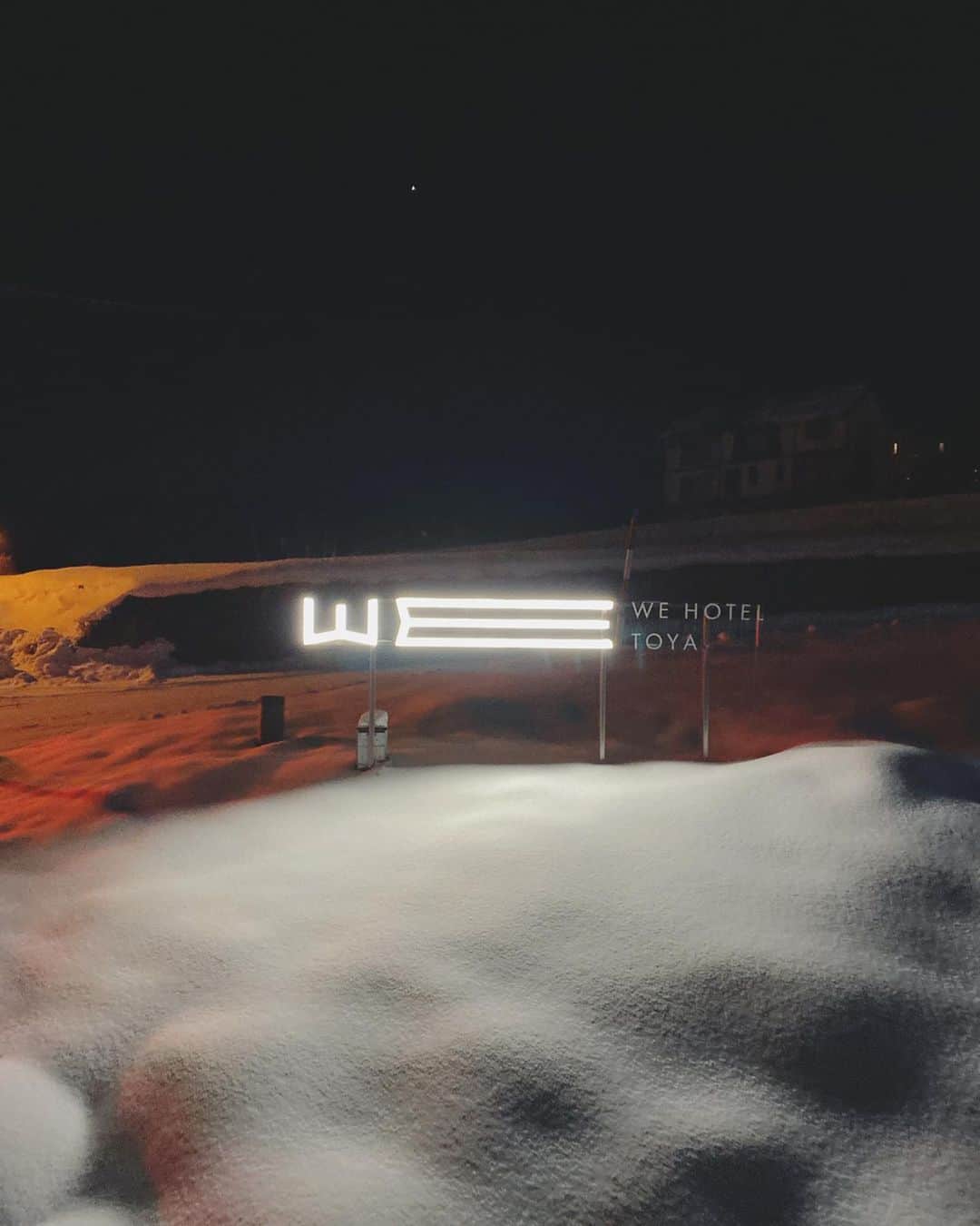 吉田沙世さんのインスタグラム写真 - (吉田沙世Instagram)「皆さんお誕生日お祝いのメッセージ本当にありがとうございます😍💓 誕生日は北海道で過ごしました。今年は暖冬と言われているけれど雪景色はやっぱりすごい！ 洞爺湖(とうやこ)の眺めも ほんっとに素晴らしくて感動しました☃️❄️ 美しい景色って癒されるよね〜^ ^ #wehoteltoya #kumakengo  #laketoyahokkaido」2月10日 21時01分 - sayobaby