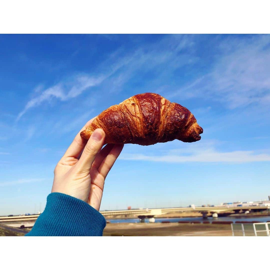 木南晴夏さんのインスタグラム写真 - (木南晴夏Instagram)「青空クロワッサン🥐」2月10日 21時01分 - kinamitopan