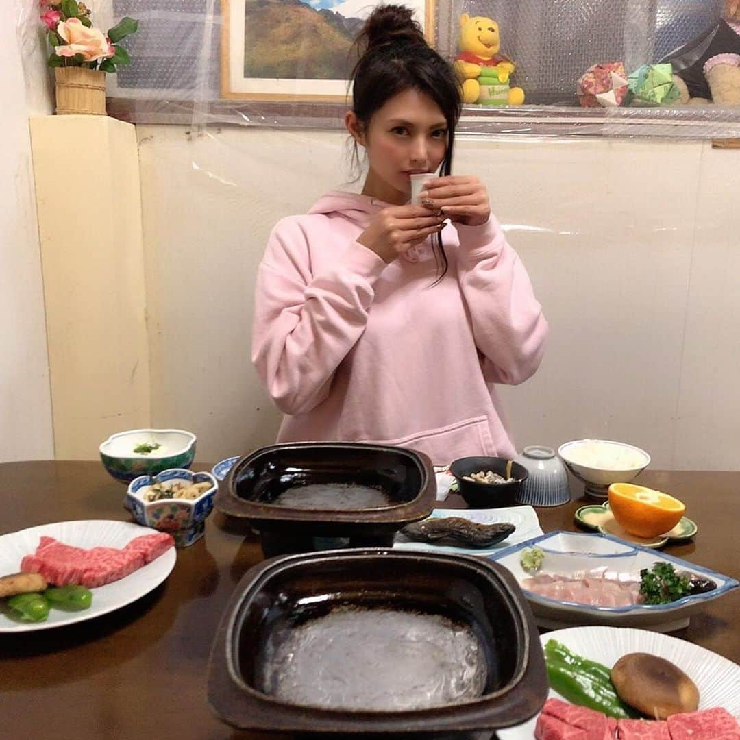 堀えりかさんのインスタグラム写真 - (堀えりかInstagram)「夜ご飯食☺️ . . #高山 #奥飛騨 #かまくらまつり #旅館 #夜ご飯 #飛騨牛ステーキ #岩魚」2月10日 21時01分 - xerikax143