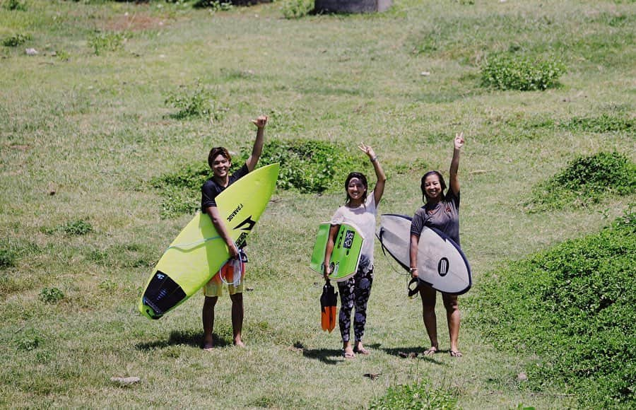 高橋みなとさんのインスタグラム写真 - (高橋みなとInstagram)「. サーフトリップDVDの ジャケ写みたいじゃない？🏄🏻‍♀️ . 要するにいい写真🥳🙏🏽❤️ . 📸 @maasa_hirase . #surftrip #surf #trip #bali #canggu #fparade」2月10日 21時03分 - minaaaaato