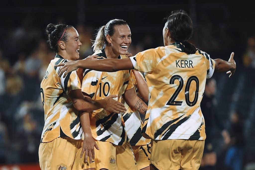 エミリー・バン エグモンドのインスタグラム：「Good result for the team! 🤪」