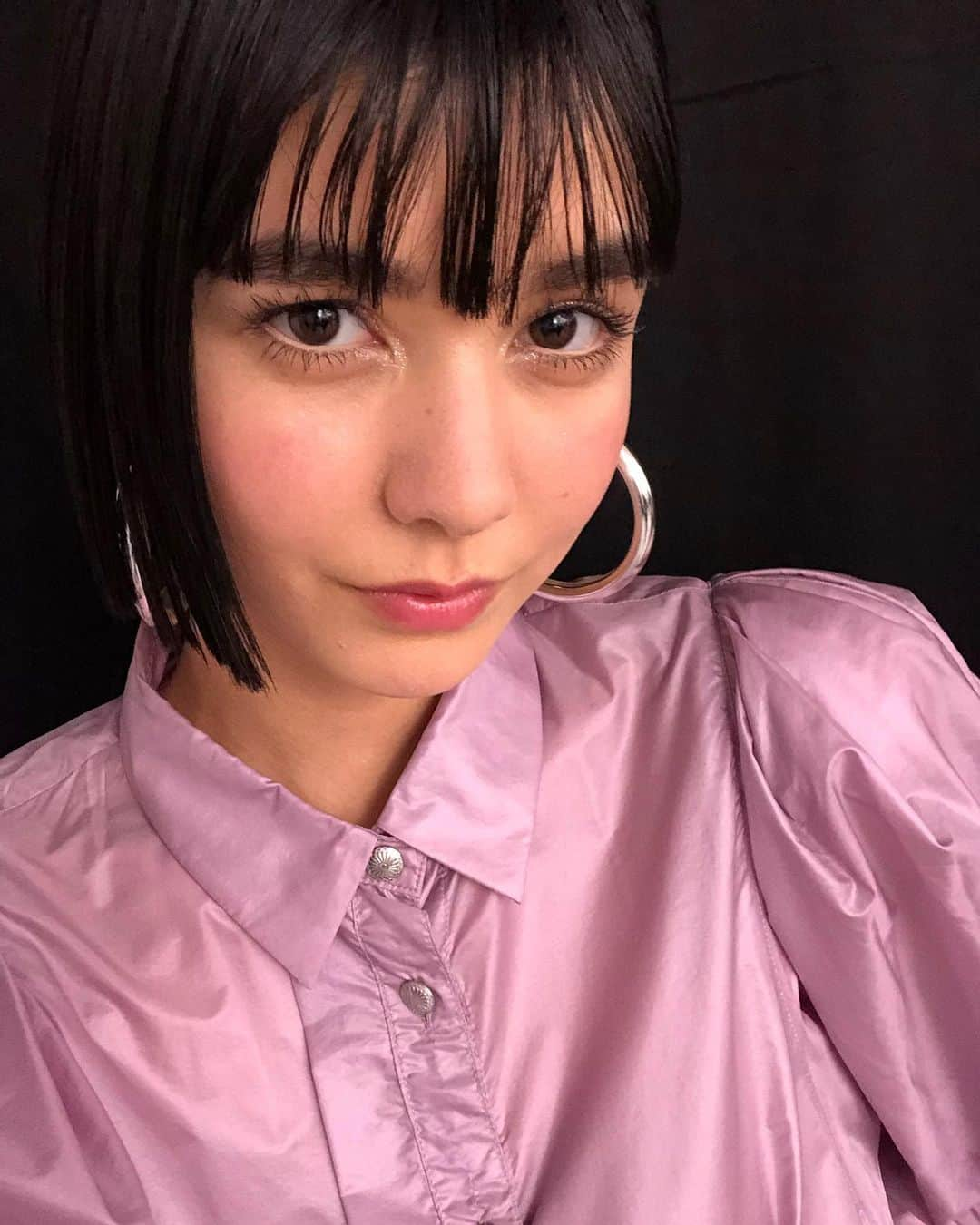 橘モニカのインスタグラム：「Thanks @maccosmeticsjapan 💕 With @_mimi2mimi_  #purpleagain . . . . . #purple #maccosmetics #show #makeup #shorthair #style #fashion #model #メイク #メイクショー #ショー #ショートヘア #スタイル #ファッション  #モデル #메이크업 #쇼 #스타일 #패션 #모델 #일상」