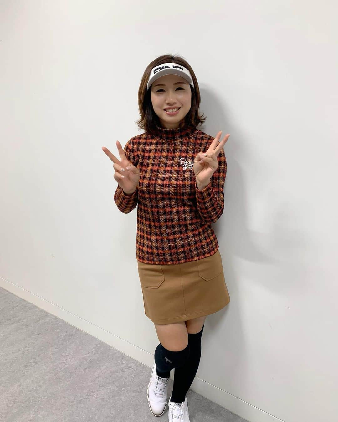 勝又優美さんのインスタグラム写真 - (勝又優美Instagram)「皆さまこんばんは🤗 今日は月曜日！！ いつもの夕刊フジをよろしくお願いします！ 夕刊フジ電子版はこちら↓ https://denshi.sankei.co.jp/application/fuji.html 電子版ならバックナンバーも読めちゃいます^_^  #夕刊フジ#連載#pinggolf#beamsgolf#fujikurashaft #g410  #勝又優美 #ping#ゴルフ#ゴルフレッスン #ゴルフ女子#ゴルフ男子 #ゴルフウェア #ゴルフスイング  #ゴルフ好き #golfwear#progolferslife #ゴルフ初心者 #golf#lpgaティーチングプロ#lpga #golfstagram#golfcoach #golfpro#golflesson#ゴルフコーチ#golfshot#instagolf#golf」2月10日 21時41分 - yumi.katsumata