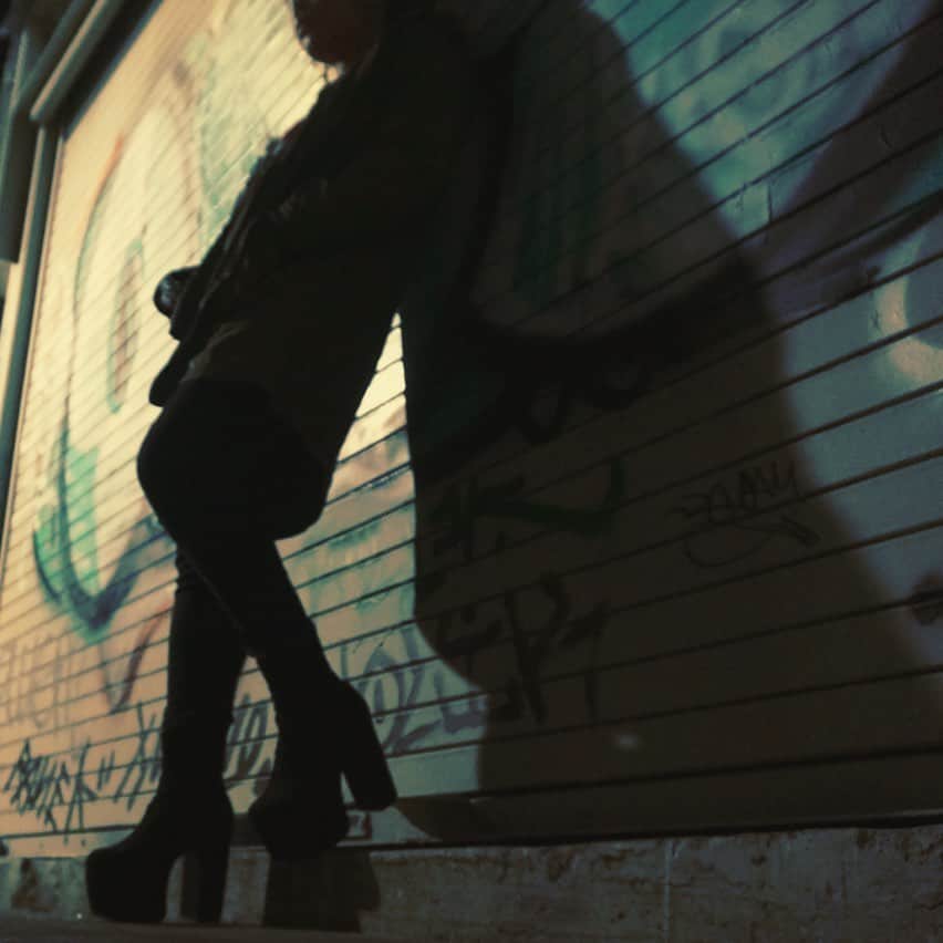 R!Nさんのインスタグラム写真 - (R!NInstagram)「Light and Shadow  #selfie #selftimer #portrait #LA #street」2月10日 21時43分 - rin_gemie