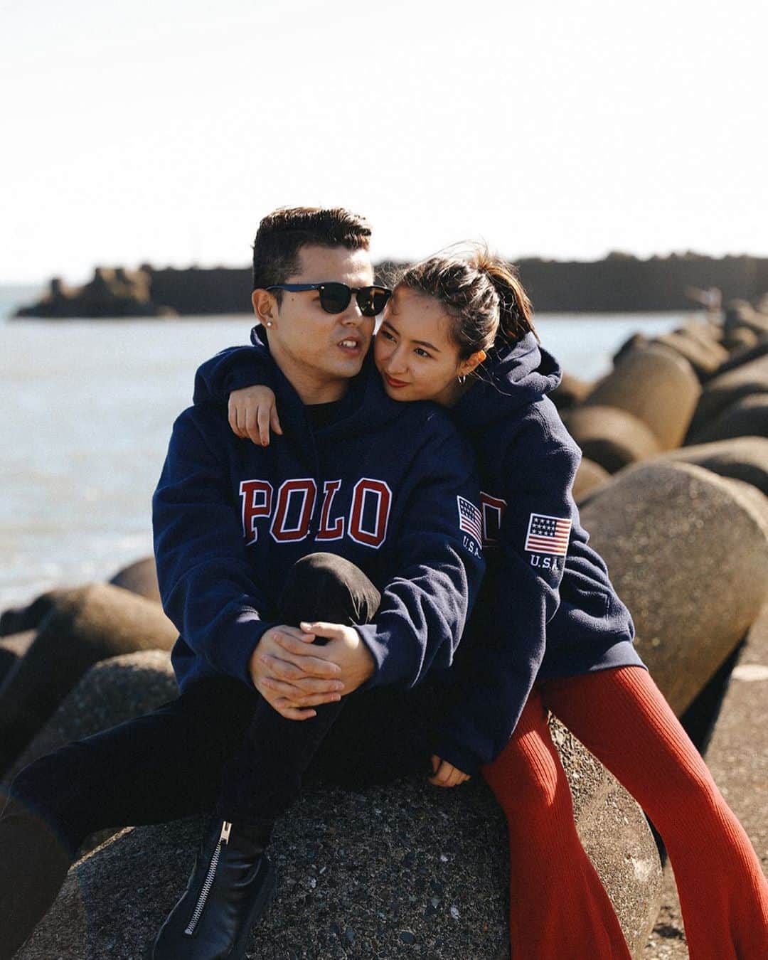Julia Castroさんのインスタグラム写真 - (Julia CastroInstagram)「23歳になった2人。 これから皆んなにウキウキな報告が沢山できるので楽しみにしてて❤️ @kyohei_w516 が最高な写真を撮ってくれたのでこれから載せていきます📷 . #JULIDY #couple #relationship #beach #fashion #photography #similar #similarlook  #boyfriend #girlfriend #shonan #japan #happy #mylover #海 #ファッション #服 #写真 #海デート #カップル #お揃い #シミラールック  #サングラス #ポニーテール」2月10日 22時06分 - julia.c.0209