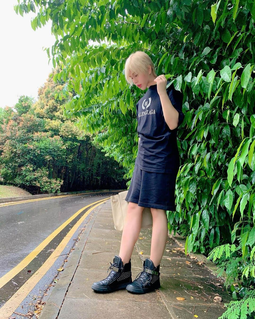 アレンさんのインスタグラム写真 - (アレンInstagram)「Can't forget Singapore beauty💎✨🌴Singapore is Atmosphere in the country always great💖 #singapore🇸🇬 #singapore_insta #japaneseboy #beautifulboy #asianboy #goodmood #singaporetravel #asia #naturelover #naturephotography #instaworthy #picturesque #lovemylife #travelphotography #boystyle #cuteboy  #シンガポール #インスタ映え #シンガポールおすすめ #アレン #整形男子 #デンプシーヒル #海外旅行」2月11日 8時28分 - allen_japan_official